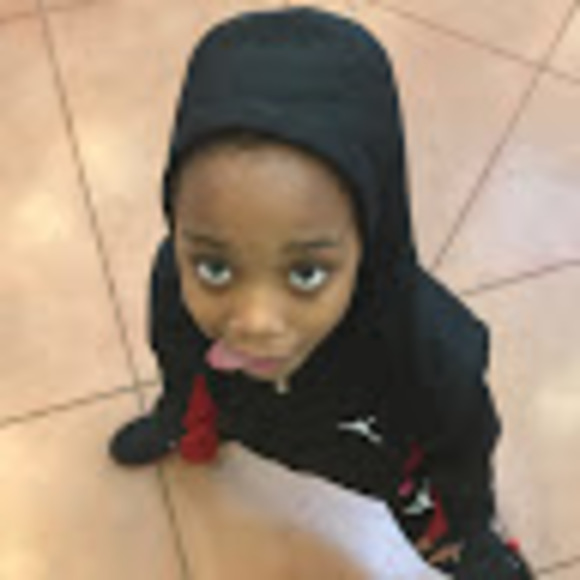 Meet your Posher, Keila - Picture 1 of 1